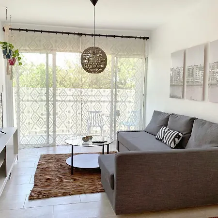 6-Perfect Modern Apt In Great Location Pool/Gym/Bbq Apartment